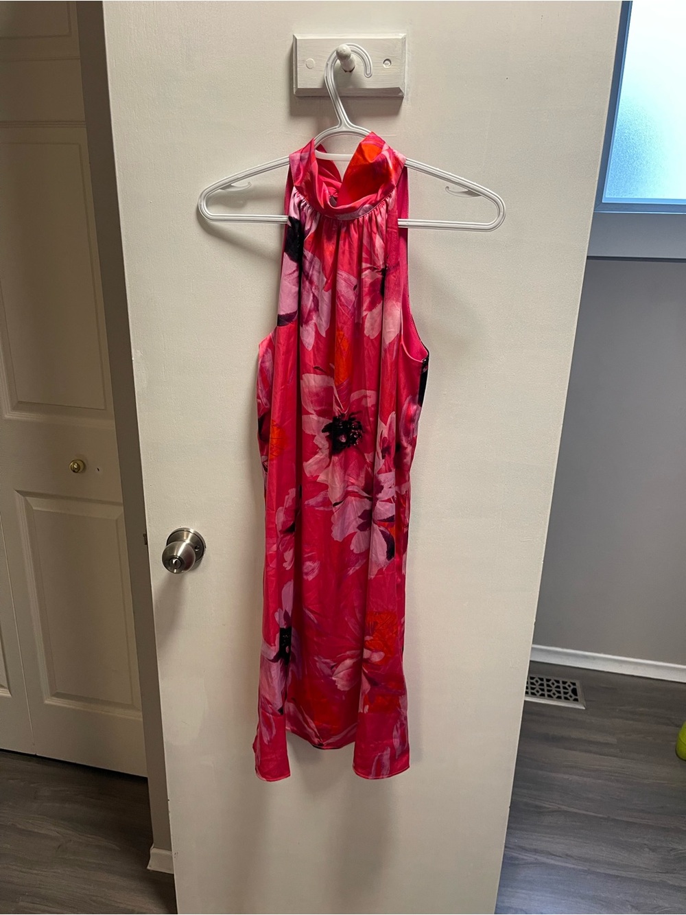Le Château Pink Floral Neck Tie Summer-y Dress - Size Small